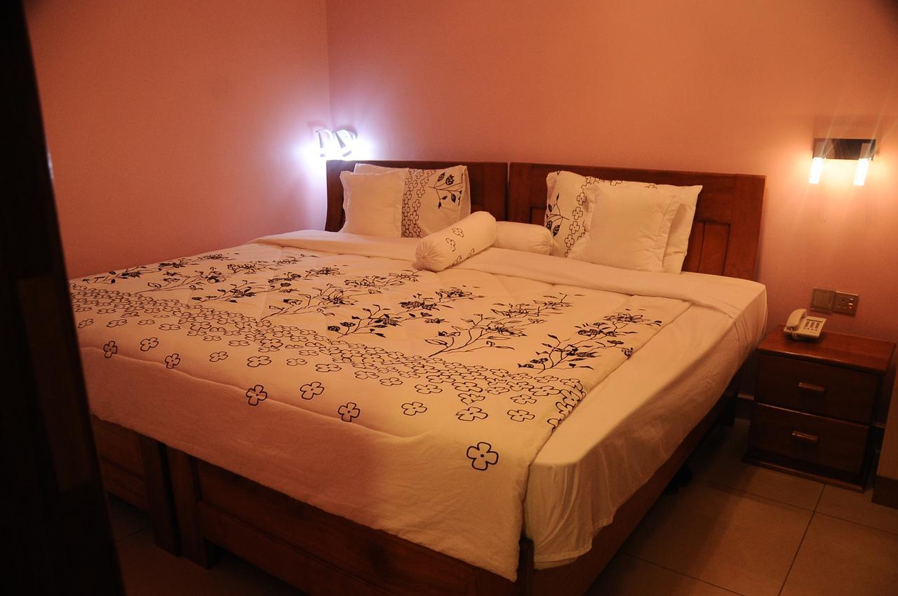 Modern Villa Hotel Кигали Екстериор снимка