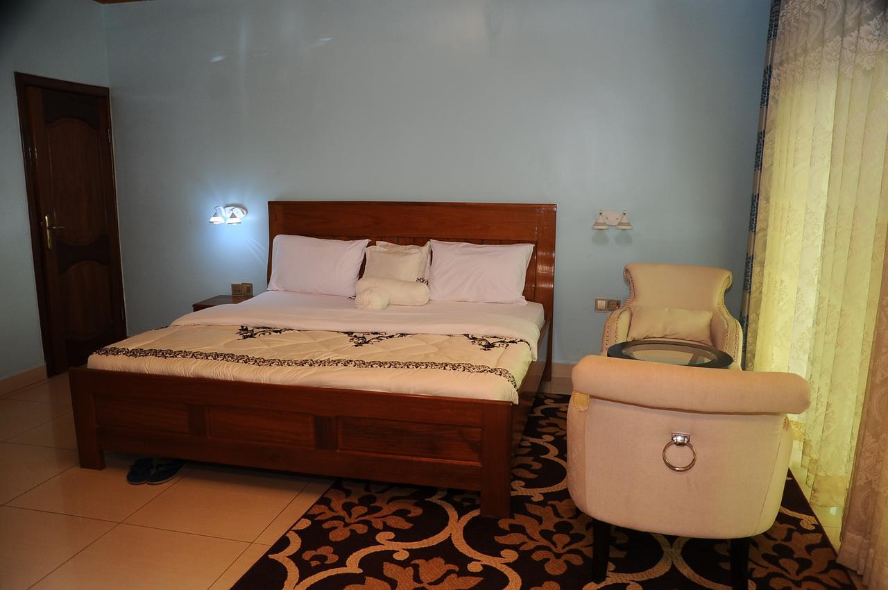 Modern Villa Hotel Кигали Екстериор снимка
